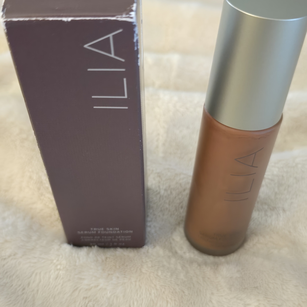 ✨️ILIA True Skin Serum Foundation – Macquarie SF14 – 30 mL – New In Box✨️